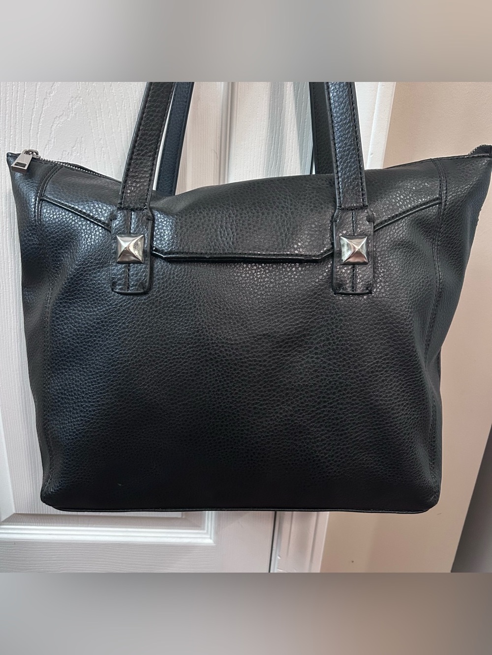 Gemma Rossi EUC Black Faux Leather Purse Silver Toned Pyramid Studs Zip Close